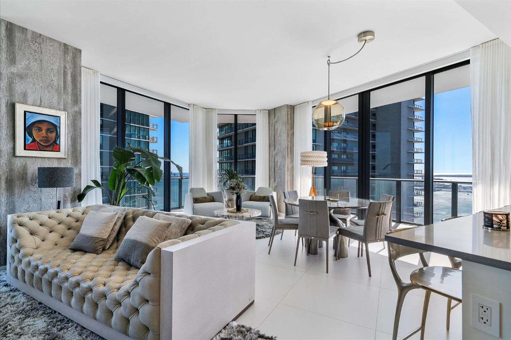 Posh Ocean View Penthouse - Heated Pool, Gym, Office! 10mins * Miami